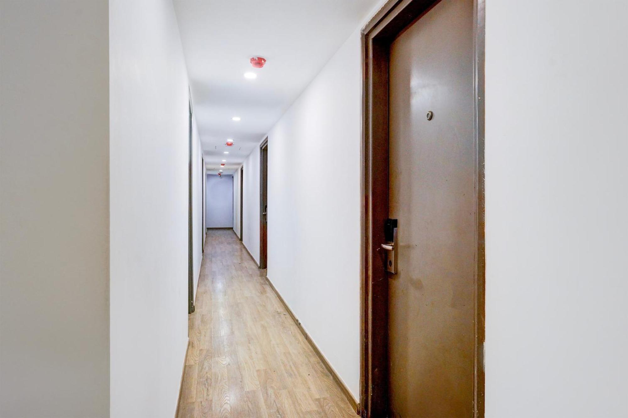فندق Townhouse Khar The Habitat مومباي المظهر الخارجي الصورة