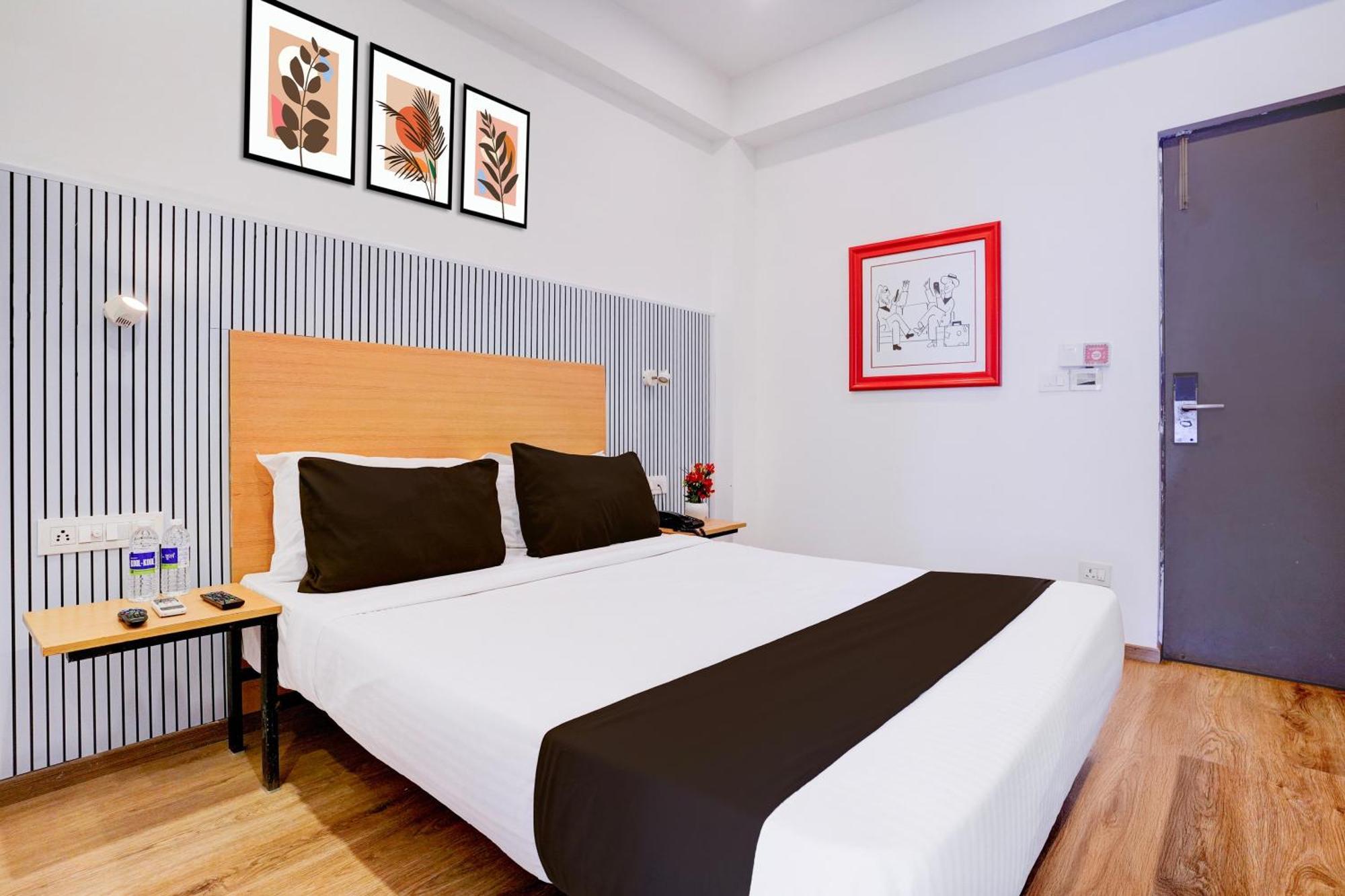 فندق Townhouse Khar The Habitat مومباي المظهر الخارجي الصورة