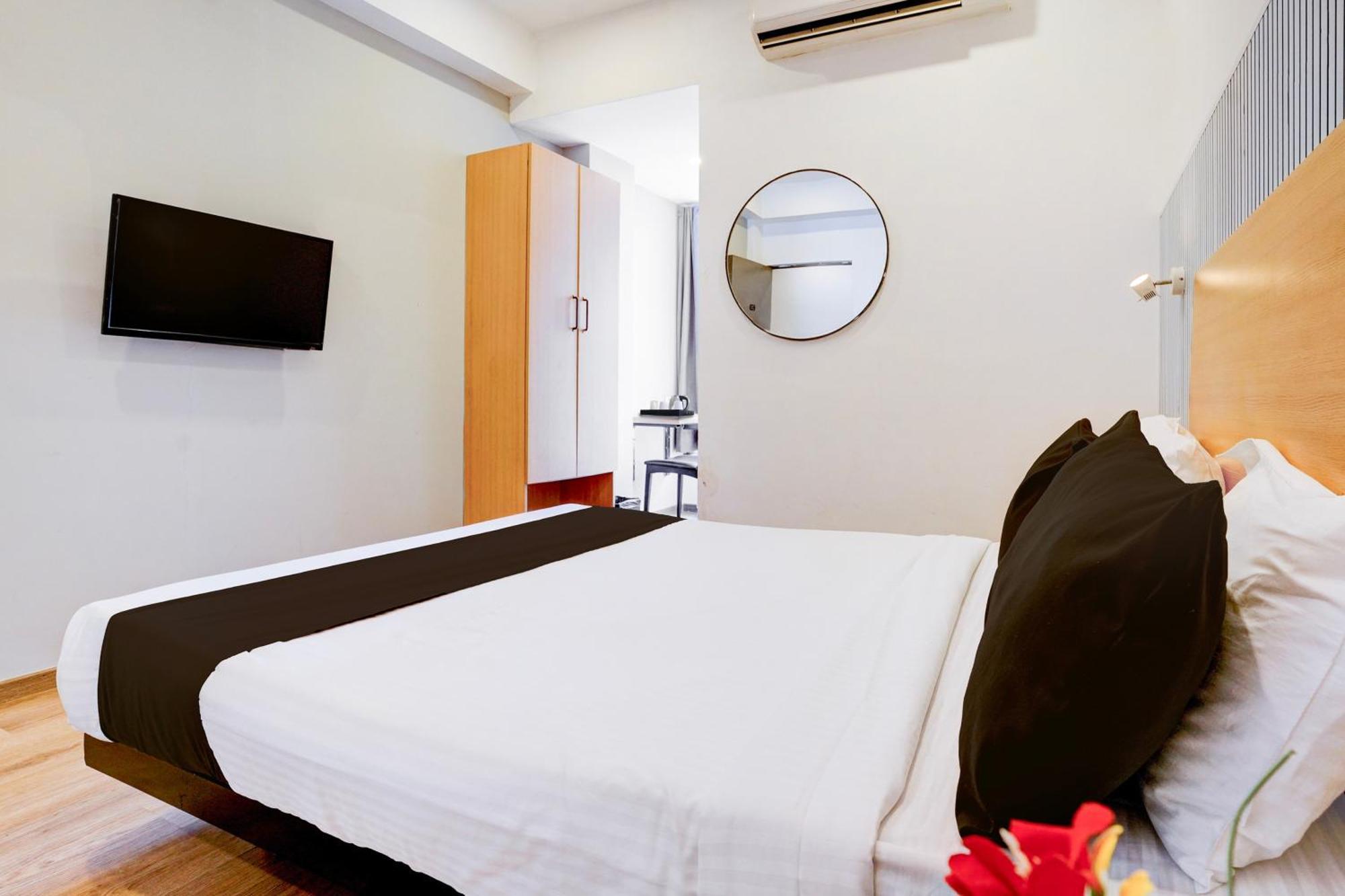 فندق Townhouse Khar The Habitat مومباي المظهر الخارجي الصورة