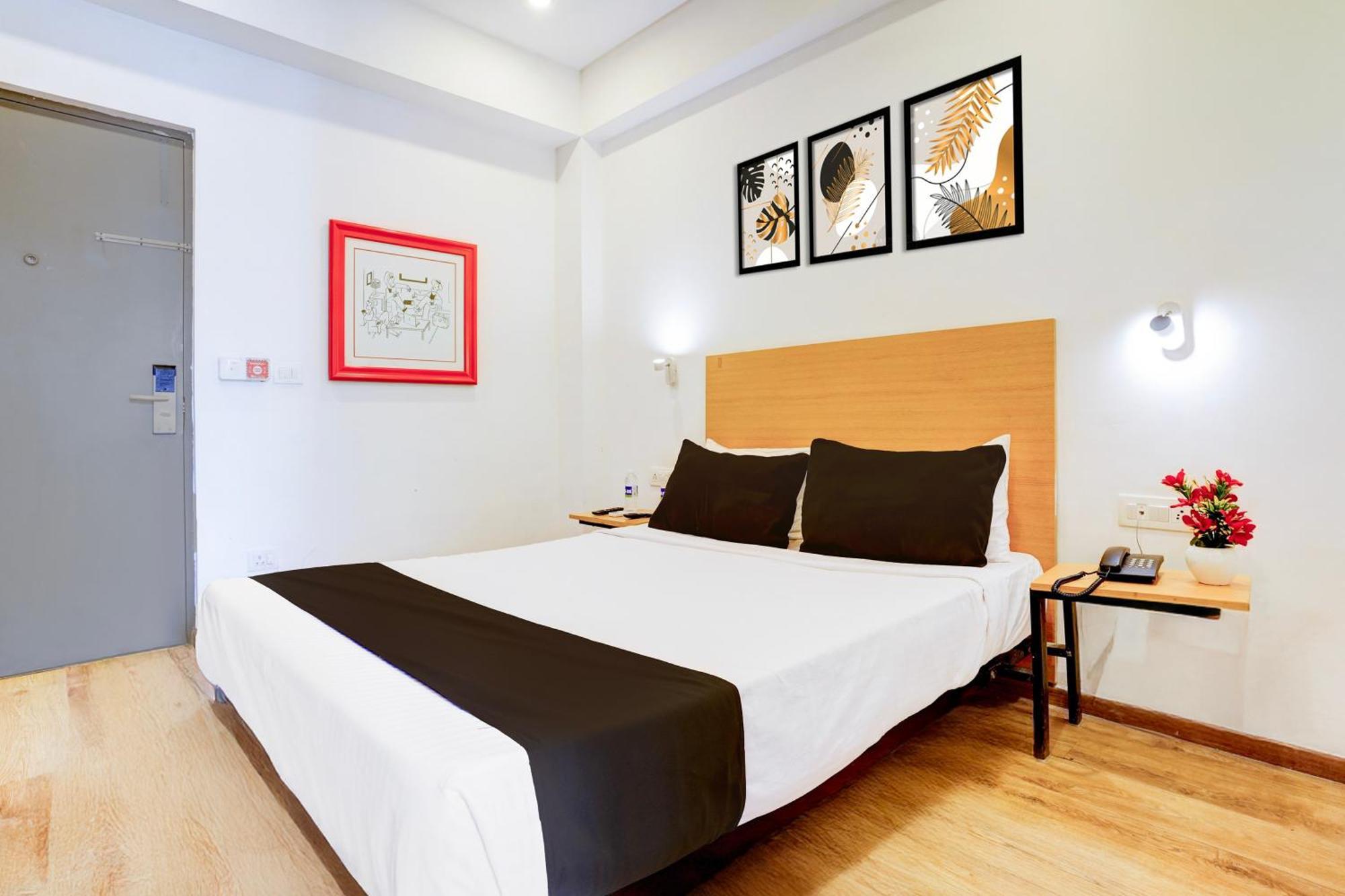 فندق Townhouse Khar The Habitat مومباي المظهر الخارجي الصورة