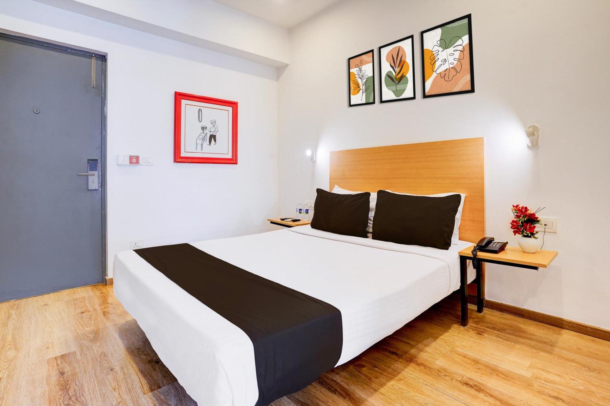 فندق Townhouse Khar The Habitat مومباي المظهر الخارجي الصورة