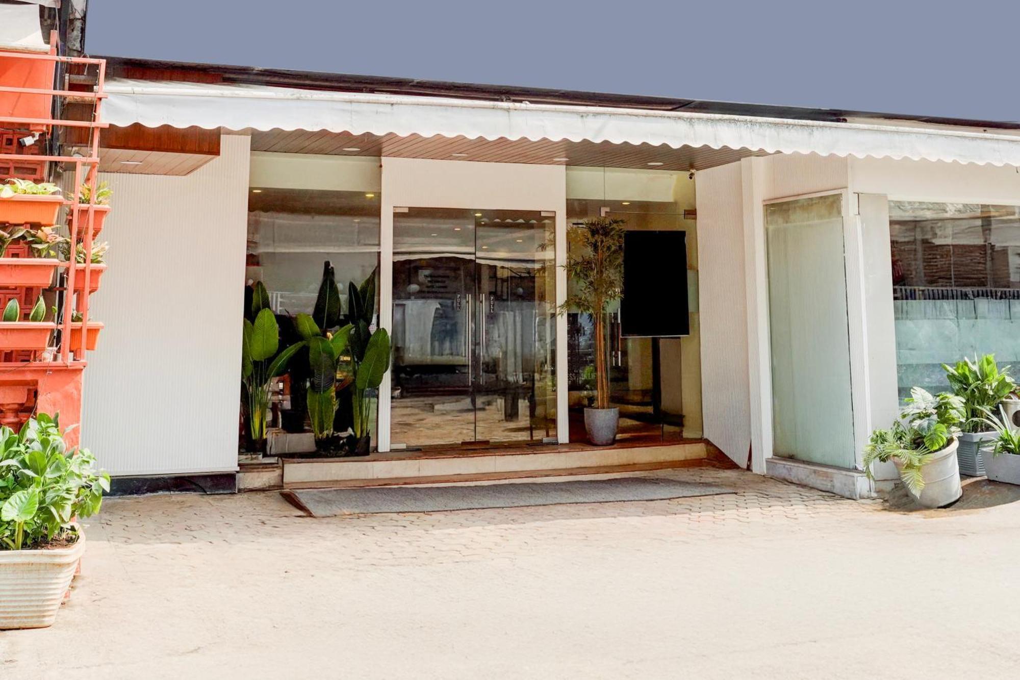 فندق Townhouse Khar The Habitat مومباي المظهر الخارجي الصورة