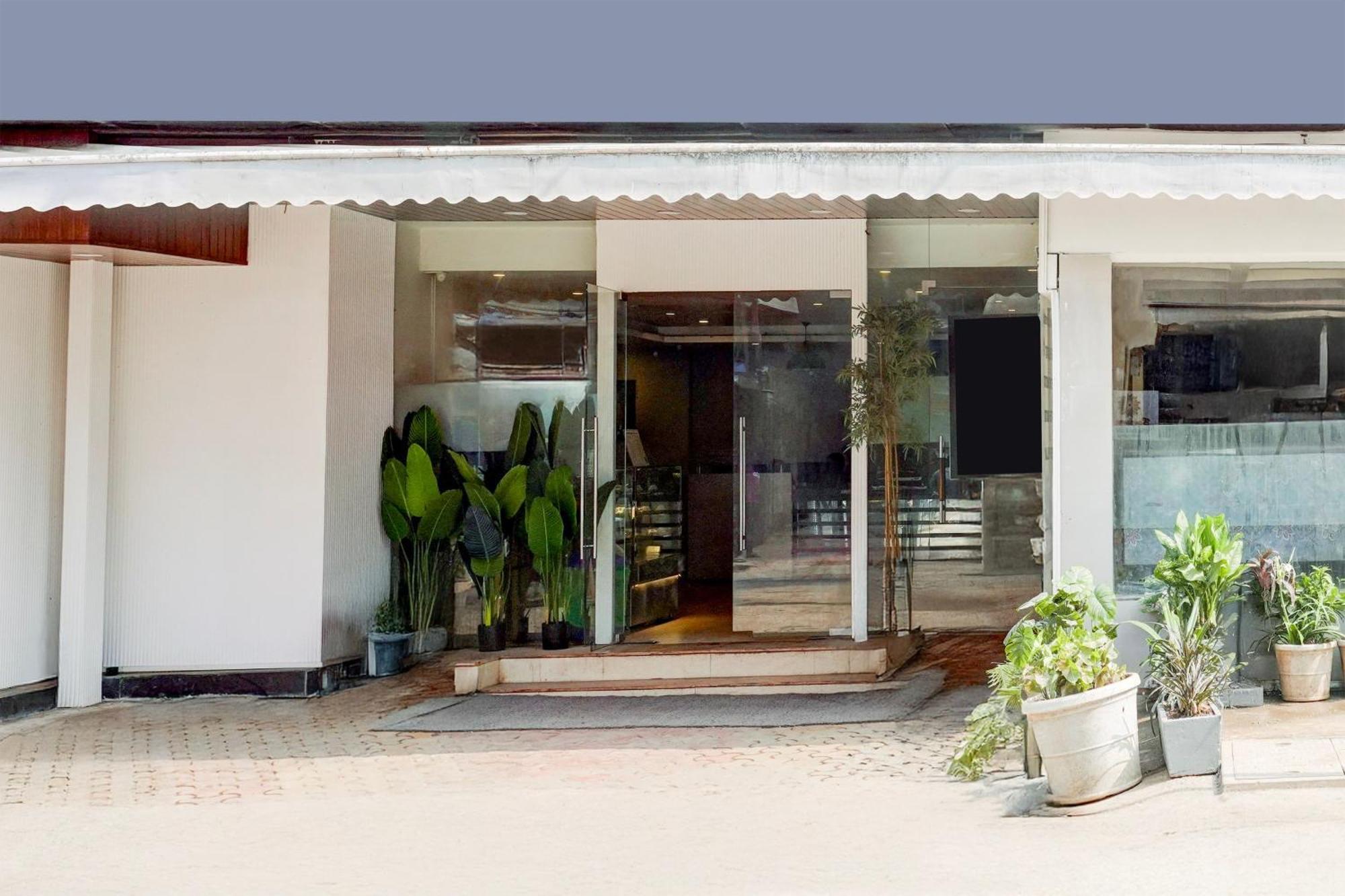 فندق Townhouse Khar The Habitat مومباي المظهر الخارجي الصورة