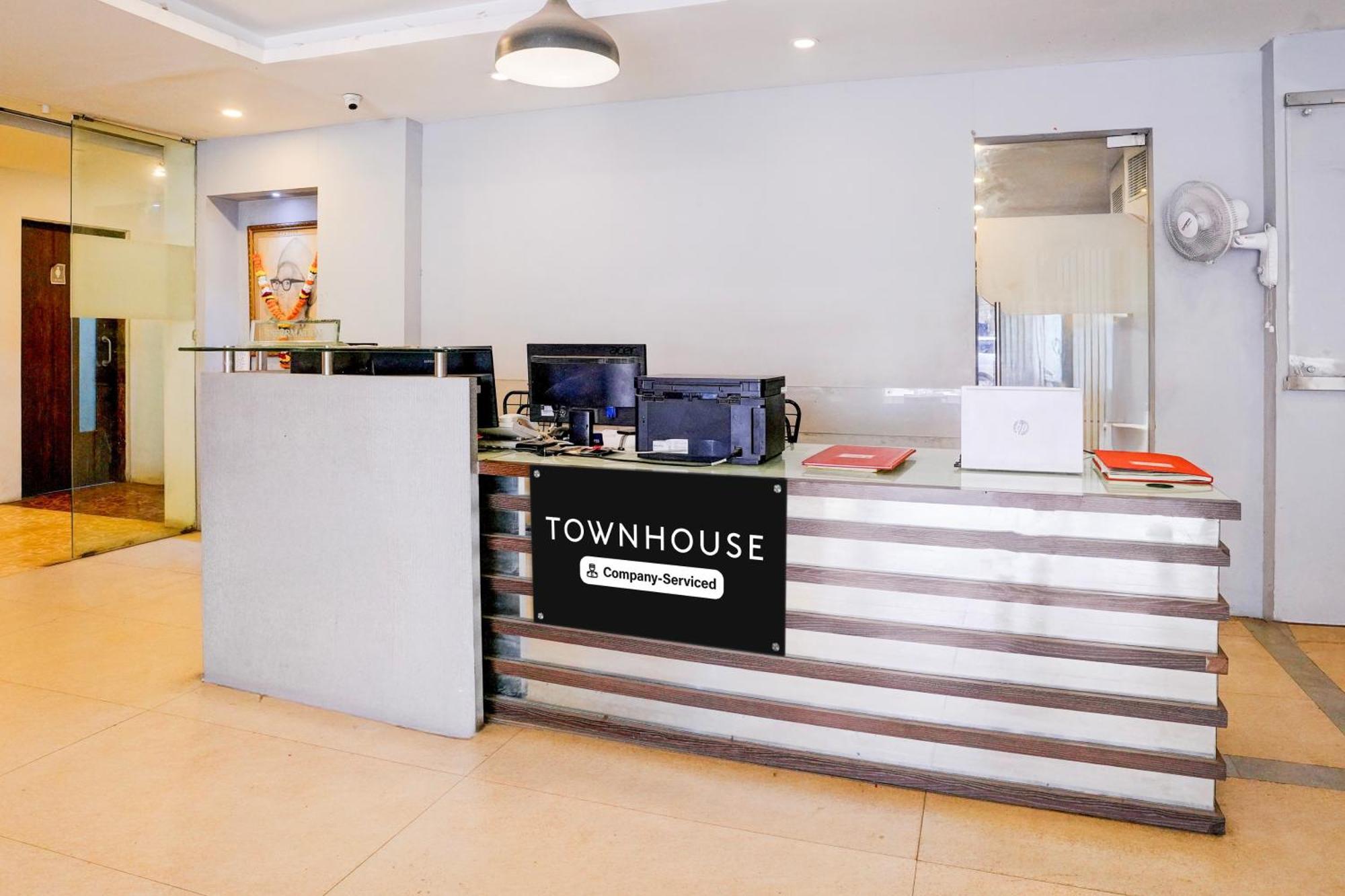 فندق Townhouse Khar The Habitat مومباي المظهر الخارجي الصورة
